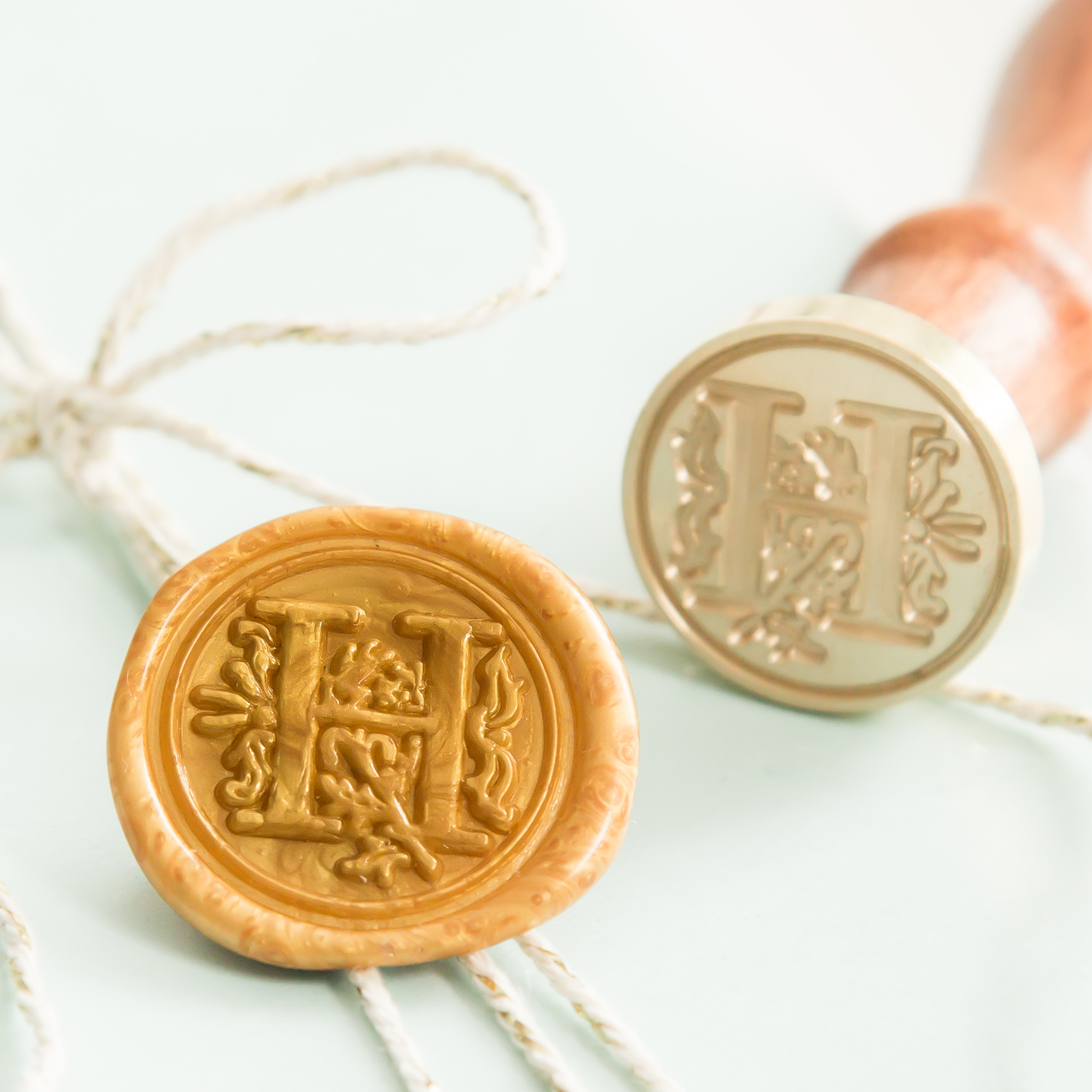 Letter H Wax Stempel