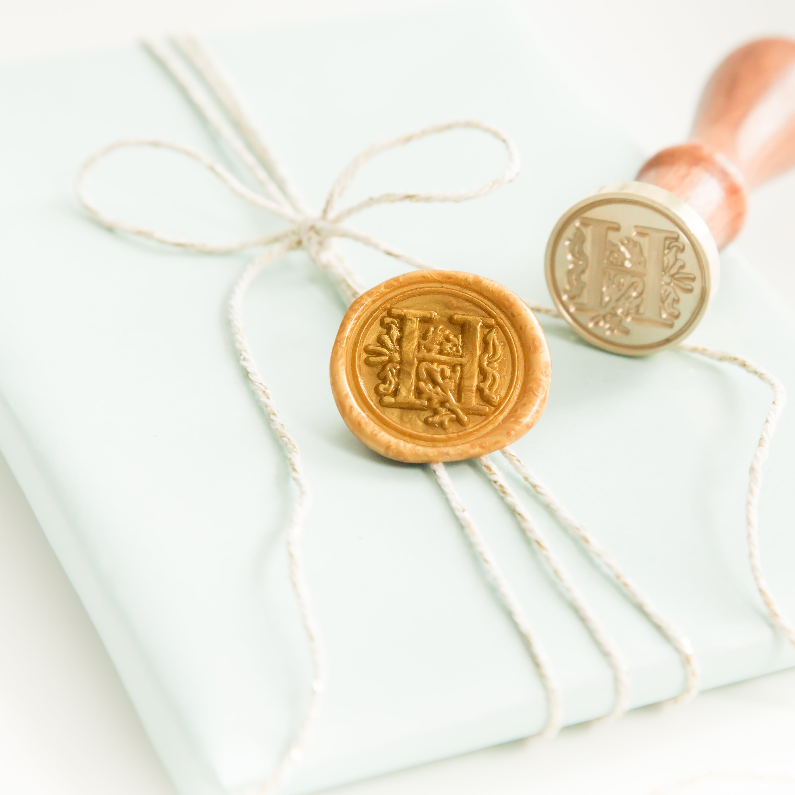 Letter H Wax Stempel