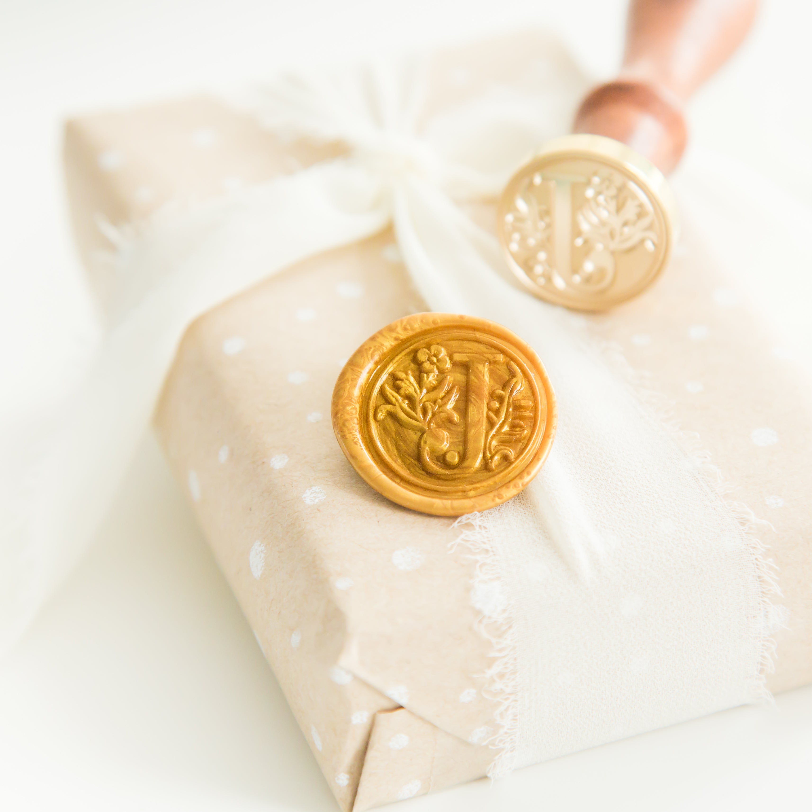 Letter J Wax Stempel